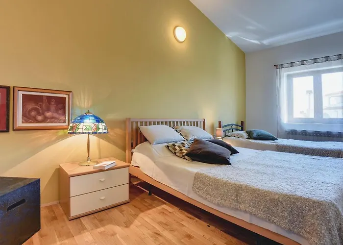 Villa In With Pool And Sea View Štinjan