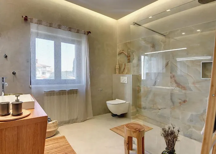 In With Pool And Sea View Villa Štinjan