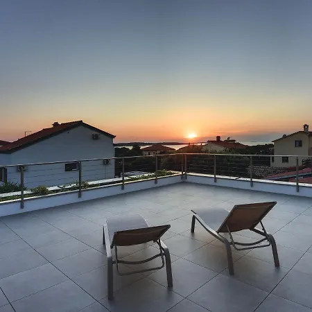 Modern With Sea View And Private Pool Stinjan