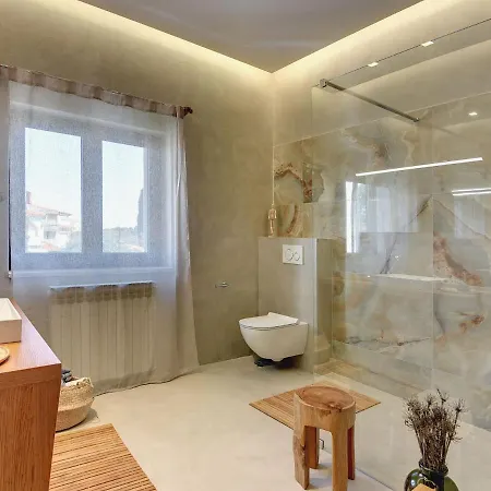 In With Pool And Sea View Villa Štinjan