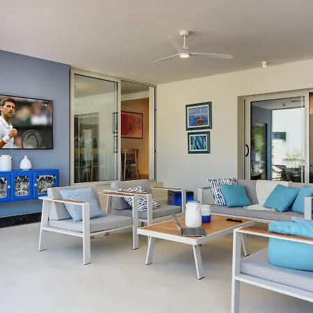 Villa In With Pool And Sea View Štinjan