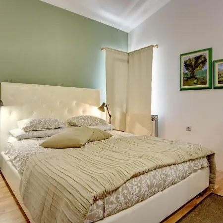 Villa In With Pool And Sea View Štinjan