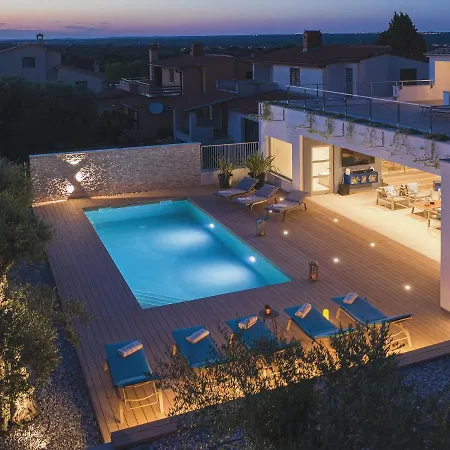 Villa In With Pool And Sea View Štinjan