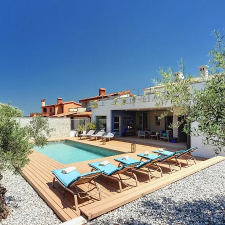 In With Pool And Sea View Villa Štinjan