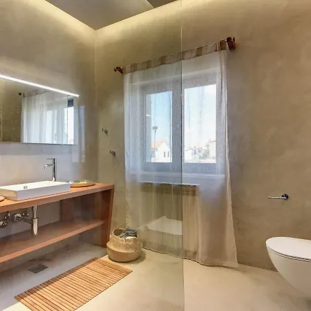 Villa In With Pool And Sea View Štinjan